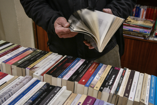 To παλαιοβιβλιοπωλείο των αστέγων στο Παγκράτι